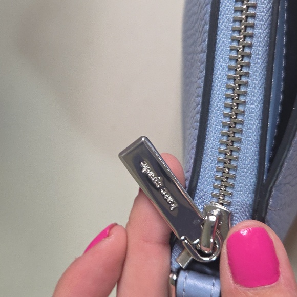 Kate Spade Sky Blue Crossbody‎ - Picture 6 of 7